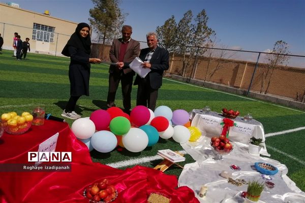 تقدیر از همکاران دبستان شهید منتظرقائم در آستانه سال نو