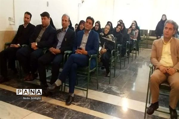 عصر شعر به نام شهدا در آباده