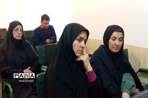 عصر شعر به نام شهدا در آباده