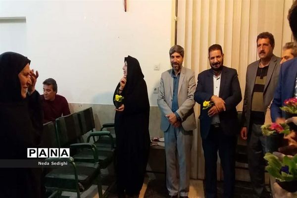 عصر شعر به نام شهدا در آباده
