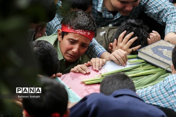 تشییع پیکر شهید گمنام دردبیرستان شاهد ارشاد