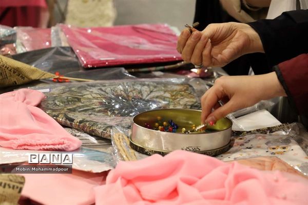 غرفه محصولات ایرانی اسلامی کانون‌های فرهنگی تربیتی در هفتمین نمایشگاه سراسری تجارت عمومی