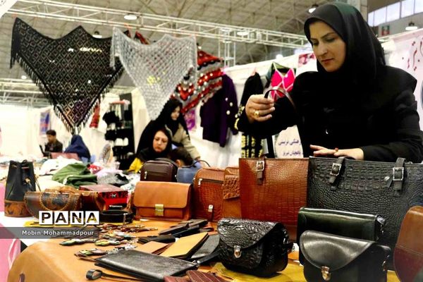 غرفه محصولات ایرانی اسلامی کانون‌های فرهنگی تربیتی در هفتمین نمایشگاه سراسری تجارت عمومی