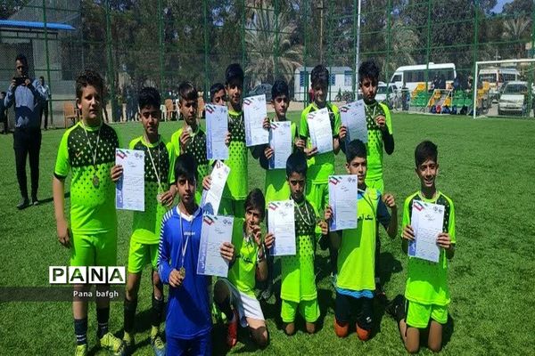 قهرمانی تیم فوتبال مدرسه شهید دهستانی در لیگ فوتبال دانش‌آموزی بافق