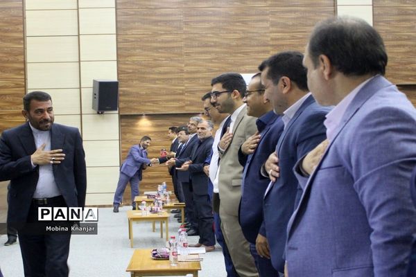 همایش تجلیل از طلایه‌داران دوره سوم تربیت در بوشهر