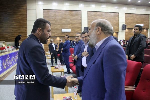 همایش تجلیل از طلایه‌داران دوره سوم تربیت در بوشهر