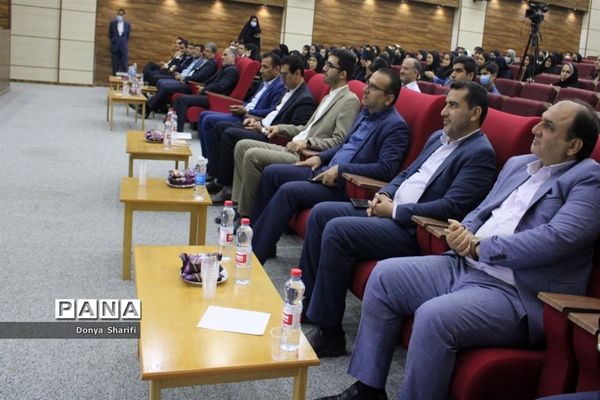 همایش تجلیل از طلایه‌داران دوره سوم تربیت در بوشهر
