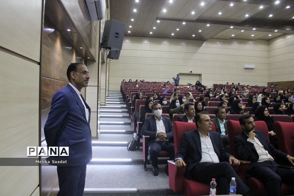 همایش تجلیل از طلایه‌داران دوره سوم تربیت در بوشهر