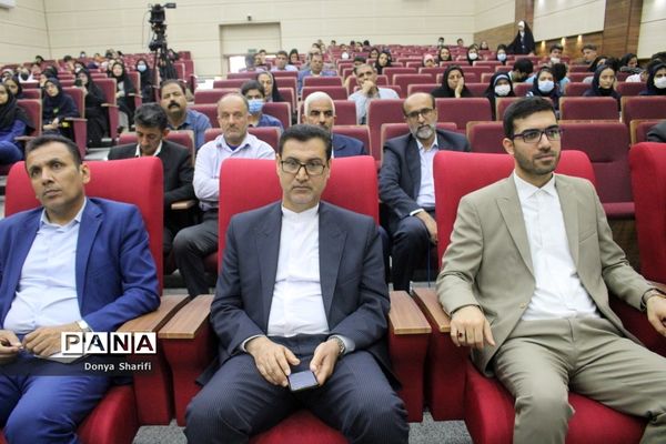 همایش تجلیل از طلایه‌داران دوره سوم تربیت در بوشهر