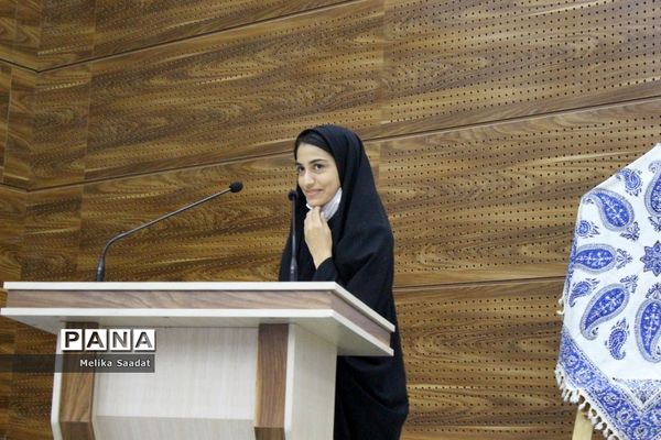 همایش تجلیل از طلایه‌داران دوره سوم تربیت در بوشهر