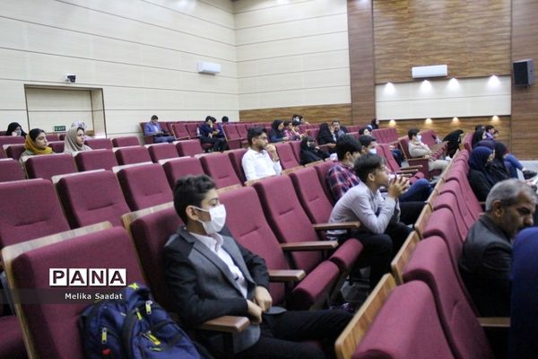 همایش تجلیل از طلایه‌داران دوره سوم تربیت در بوشهر