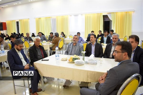 تجلیل از بخشداران سابق، دهیاران و شوراهای اسلامی بخش مرکزی بهاباد