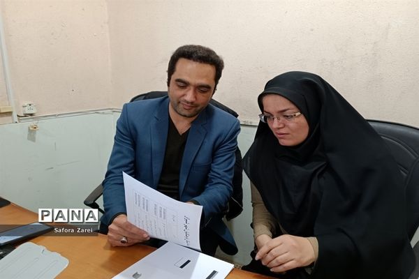 بازدید سرزده مدیرکل و اعضای ستاد اسکان مسافران نوروزی آموزش و پرورش استان فارس از ستاد اسکان ناحیه چهار شیراز