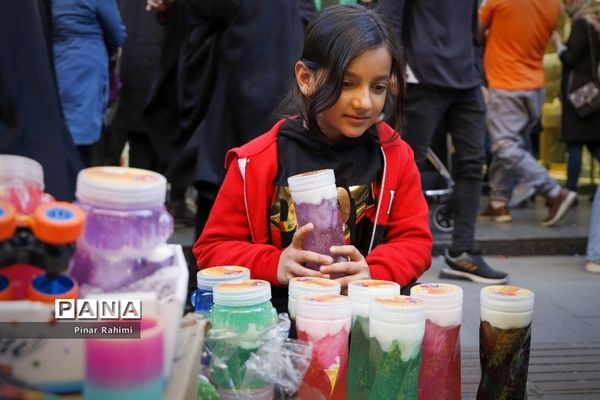 یک قدم مانده به عید در تبریز