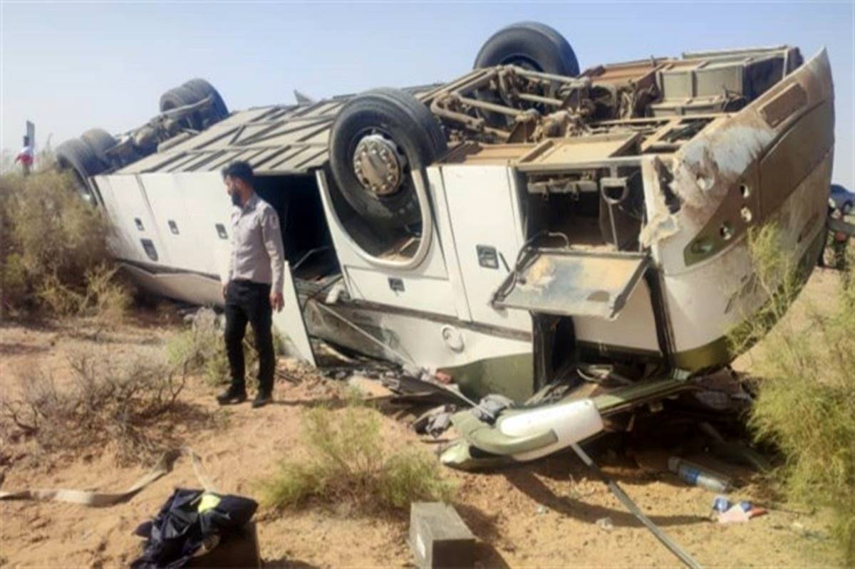 3 کشته در پی واژگونی اتوبوس در محور ایرانشهر به نیکشهر