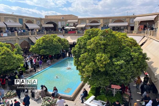 مجموعه وکیل و سرای مشیر در شیراز