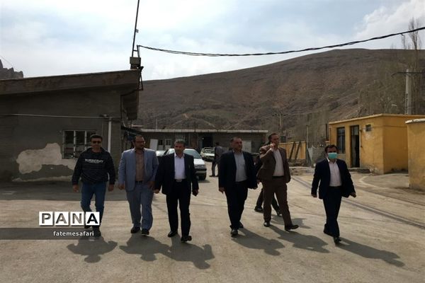 بازدید مدیران شهری و اعضا شورای اسلامی از مرکز خدمات شهری و مرکز آتش‌نشانی فیروزکوه