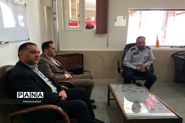 بازدید مدیران شهری و اعضا شورای اسلامی از مرکز خدمات شهری و مرکز آتش‌نشانی فیروزکوه