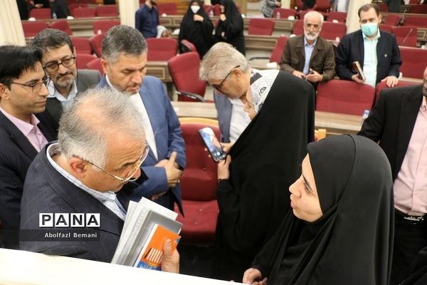 نشست صمیمی معلمان پژوهشگر قم با استاد دانشگاه ناگویای ژاپن