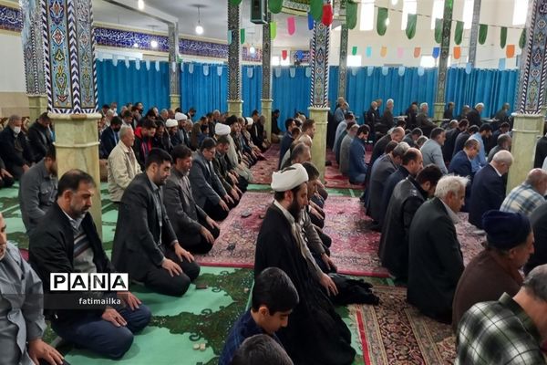 برگزاری اولین نماز جمعه شهرستان فیروزکوه در ماه مبارک رمضان و سال جدید