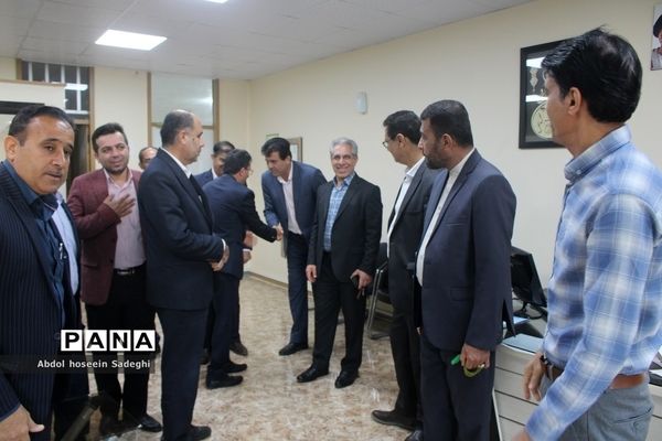 تبریک مدیرکل آموزش و پرورش استان بوشهر به کارکنان در اولین روز کاری سال جدید-2