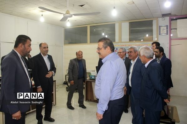 تبریک مدیرکل آموزش و پرورش استان بوشهر به کارکنان در اولین روز کاری سال جدید-2