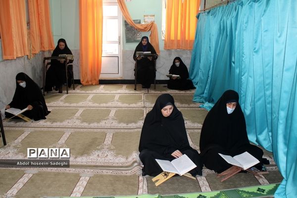 محفل انس با قرآن در اداره‌کل آموزش و پرورش استان بوشهر