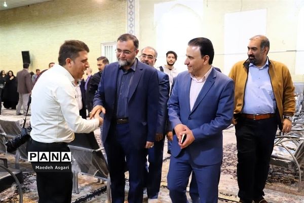 نشست صمیمی اعضای خانه مطبوعات قم