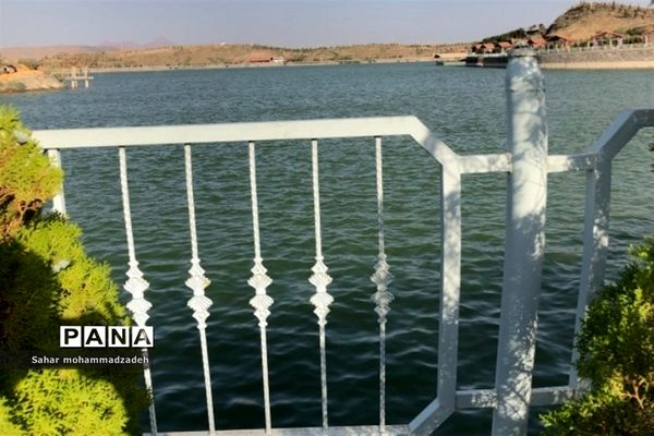 سد اَمَّند، سد خاکی در شمال غربی شهر تبریز