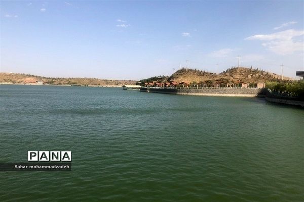 سد اَمَّند، سد خاکی در شمال غربی شهر تبریز