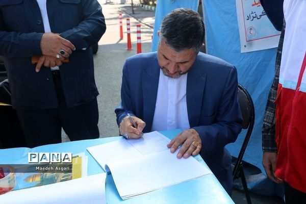 بازدید مدیرکل آموزش و پرورش قم از پایگاه هلال احمر