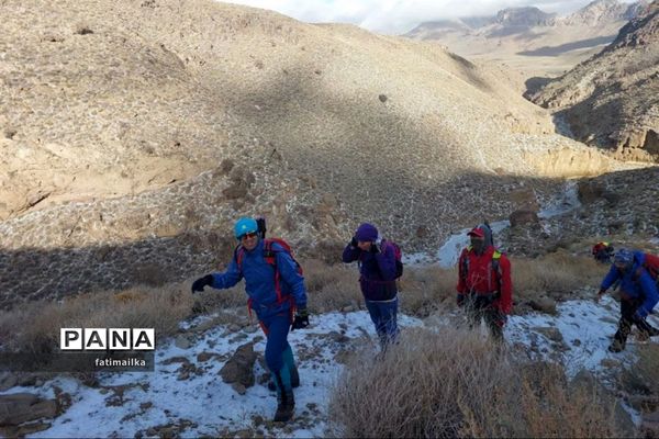 اولین صعود سال ۱۴۰۲ ( طرح سیمرغ) باشگاه کوهنوردی سفر رابین تلوک شهرستان فیروزکوه به قله تفتان
