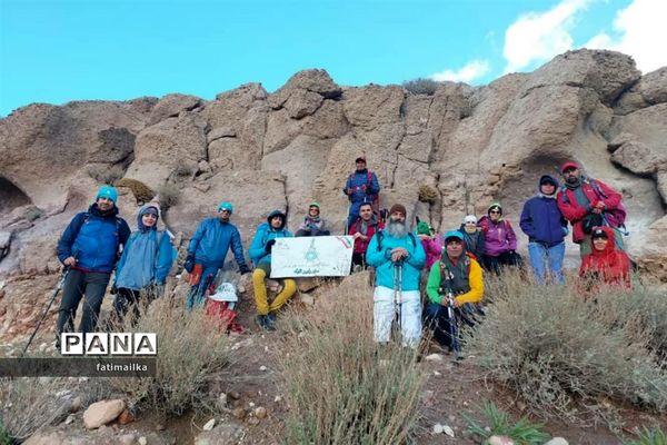 اولین صعود سال ۱۴۰۲ ( طرح سیمرغ) باشگاه کوهنوردی سفر رابین تلوک شهرستان فیروزکوه به قله تفتان