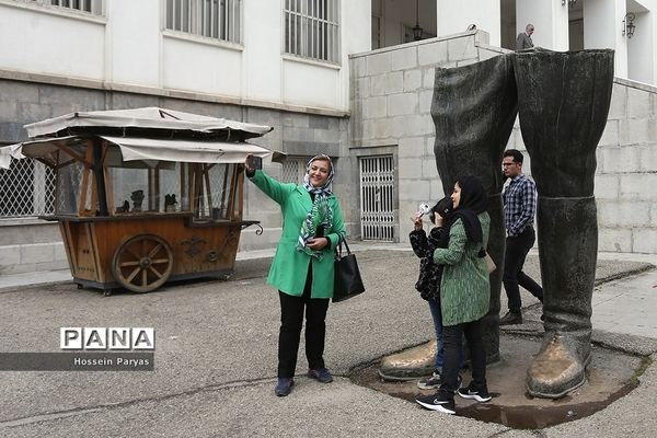 گردشگران نوروزی در مجموعه فرهنگی‌تاریخی سعدآباد