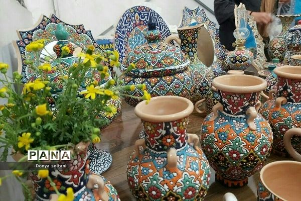 برگزاری غرفه‌ بهاری در شهر بیستون استان کرمانشاه