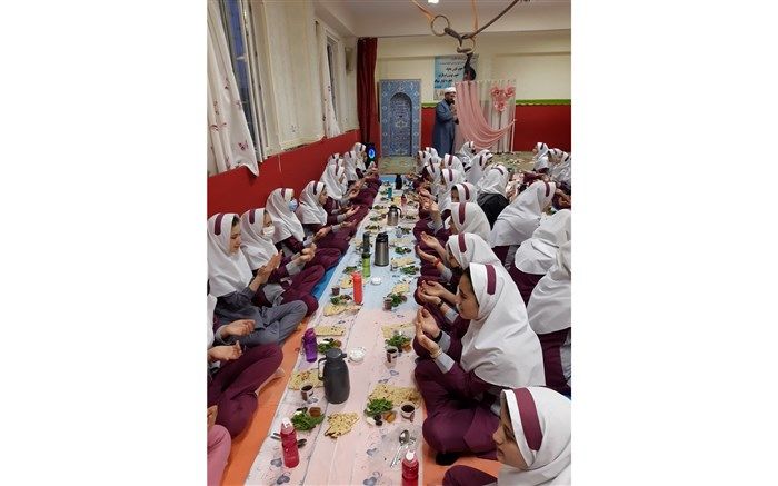 برگزاری مراسم افطاری دانش‌آموزی در سجاسرود زنجان