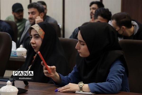 نشست صمیمی نماینده مردم تبریز، آذرشهر و اسکو در مجلس شورای اسلامی با رسانه ها