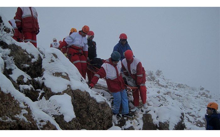 ۱۴۲ عملیات برای نجات گرفتارشدگان در کوهستان
