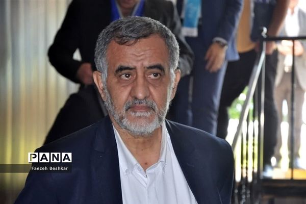 دیدار نماینده مجلس شورای اسلامی با اعضای سازمان دانش‌آموزی مازندران