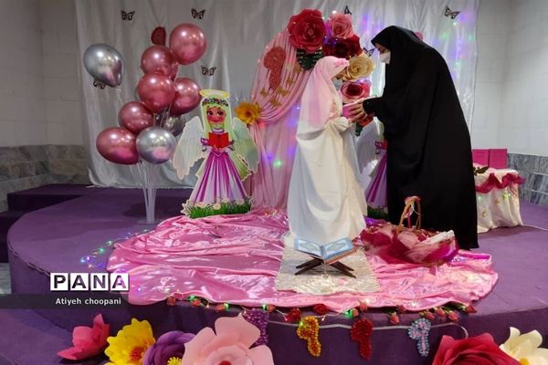 برگزاری مراسم معنوی «جشن فرشته‌ها» در دبیرستان  فرشته‌های آسمانی