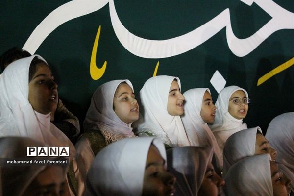 اجرای باشکوه سرود سلام فرمانده 2 در بیرجند
