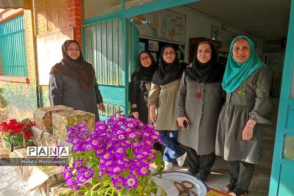 تقدیر و قدردانی از دانش‌آموزان برتر و مقام‌آور دبیرستان شهید قویدل ناحیه 6 مشهد