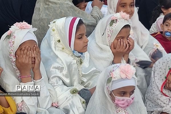 حال و هوای دانش آموزان دختر 9 ساله شیرازی در جشن چندهزار نفره روزه اولی ها