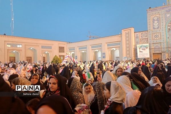 جشن روزه اولی ها با حضور بیش از چهار هزار دختر شیرازی در حرم مطهر حضرت شاهچراغ (ع)