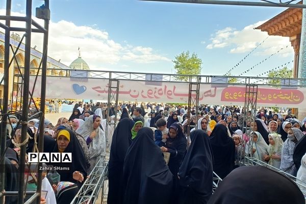 جشن روزه اولی ها با حضور بیش از چهار هزار دختر شیرازی در حرم مطهر حضرت شاهچراغ‌(ع)