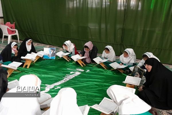 برگزاری محفل انس با قرآن ویژه‌ دانش‌‌آموزان در مسجد جامع شهرستان فیروزکوه