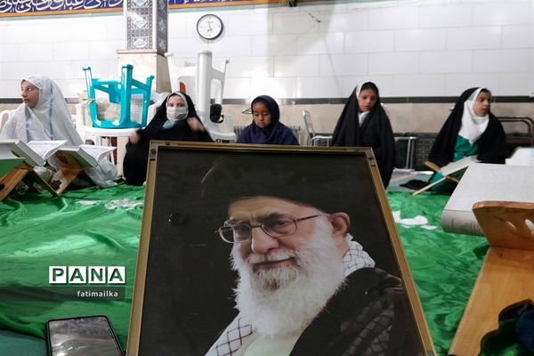 برگزاری محفل انس با قرآن ویژه‌ دانش‌‌آموزان در مسجد جامع شهرستان فیروزکوه