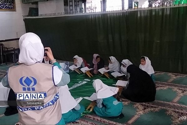 برگزاری محفل انس با قرآن ویژه‌ دانش‌‌آموزان در مسجد جامع شهرستان فیروزکوه