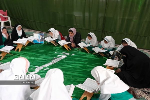 برگزاری محفل انس با قرآن ویژه‌ دانش‌‌آموزان در مسجد جامع شهرستان فیروزکوه