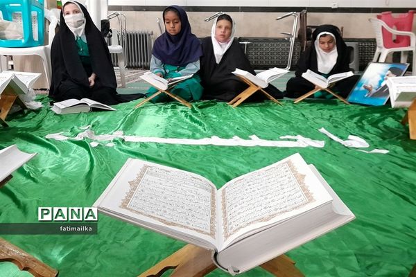 برگزاری محفل انس با قرآن ویژه‌ دانش‌‌آموزان در مسجد جامع شهرستان فیروزکوه